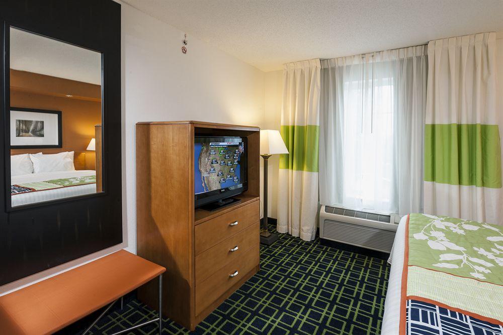 Fairfield Inn & Suites By Marriott Brunswick Freeport Szoba fotó